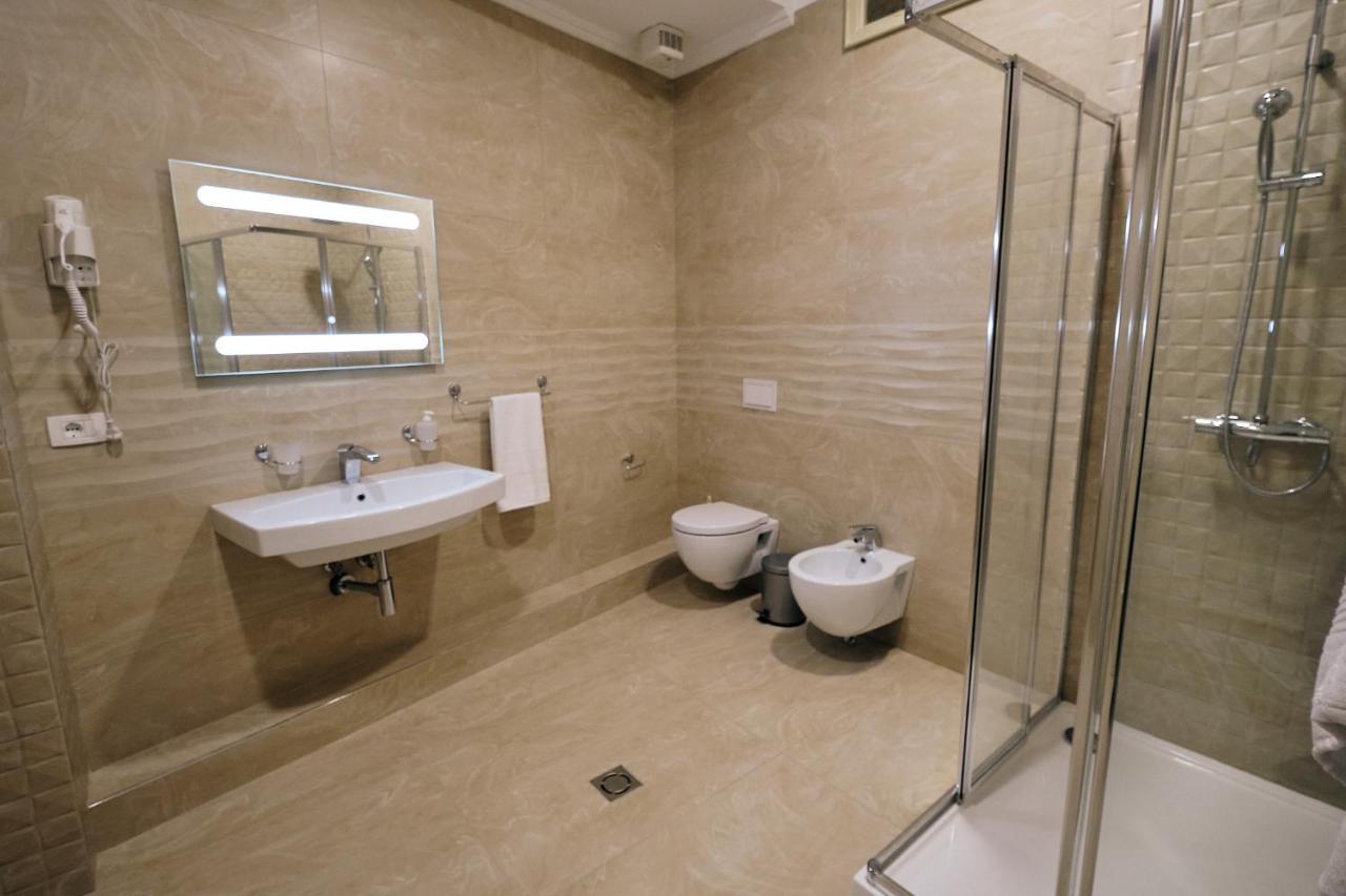 In Center Hotel Tirana Kültér fotó
