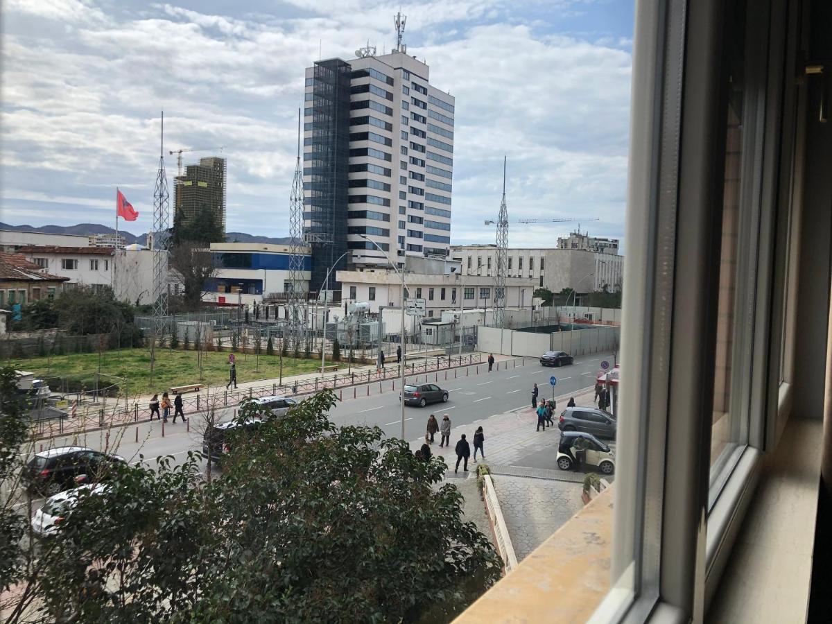In Center Hotel Tirana Kültér fotó