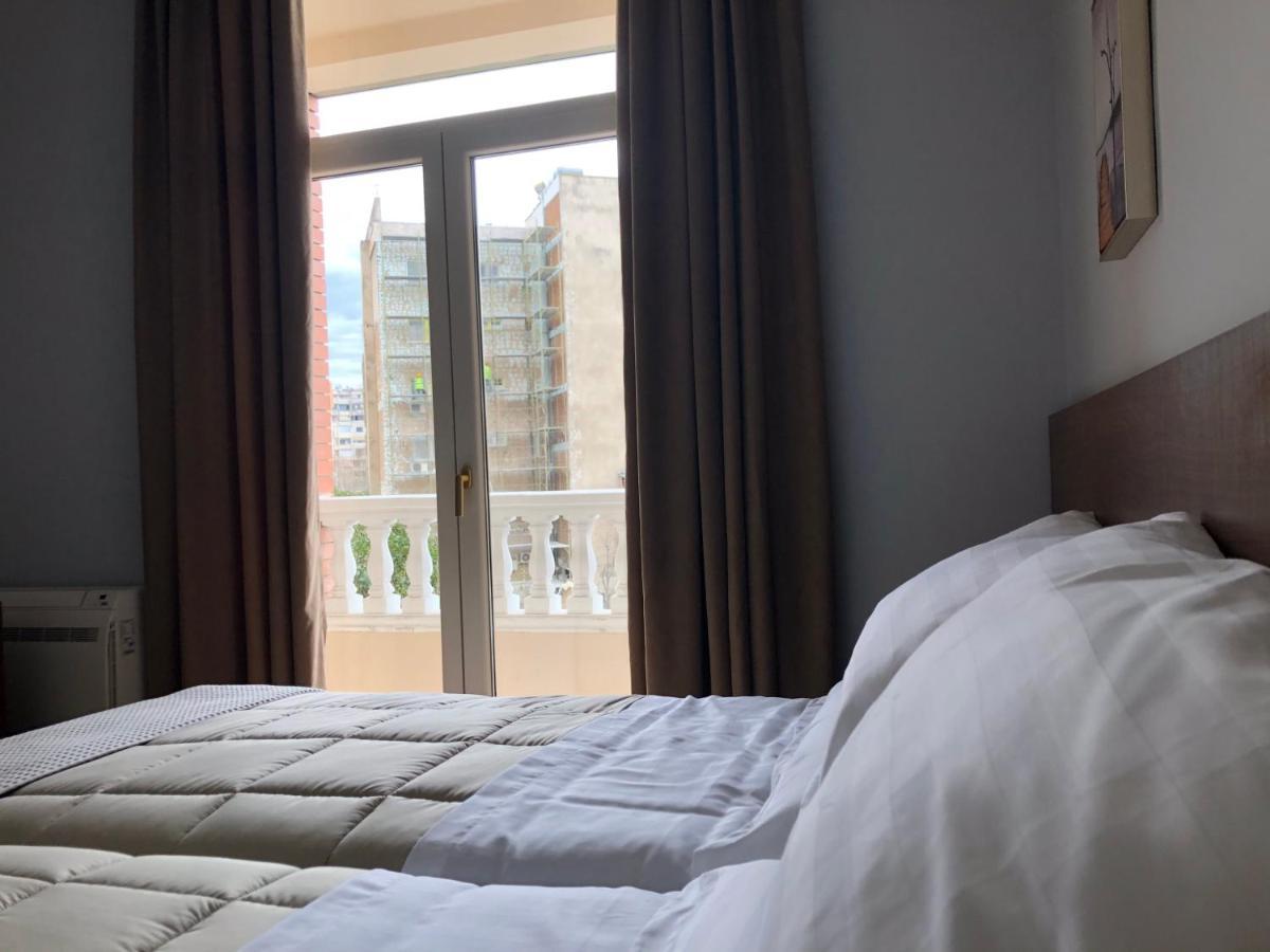In Center Hotel Tirana Kültér fotó