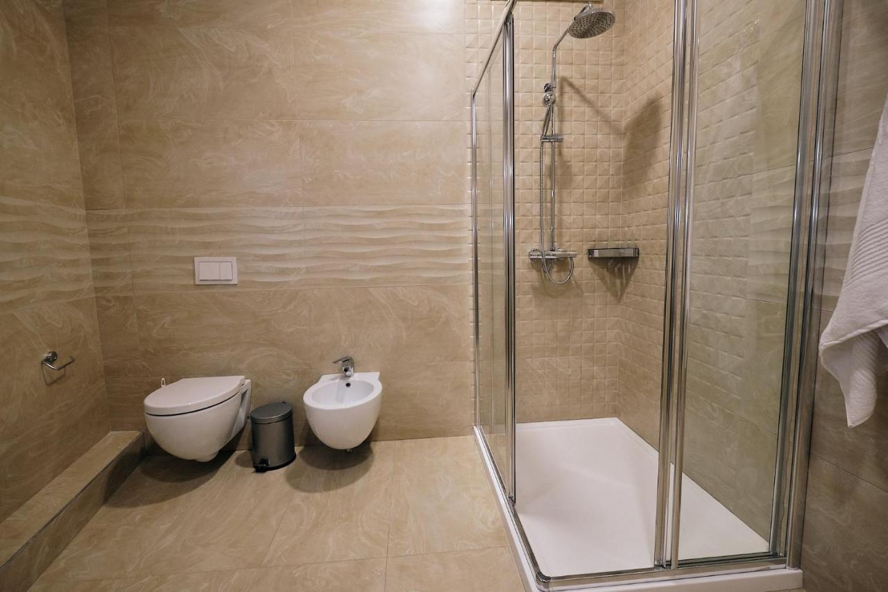 In Center Hotel Tirana Kültér fotó
